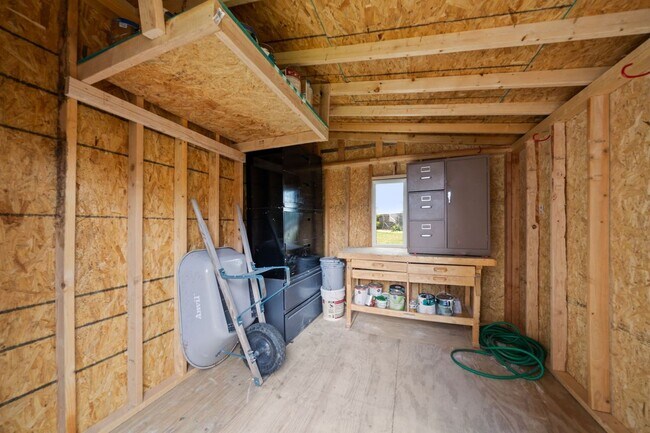 Building Photo - 6905 Etna Way