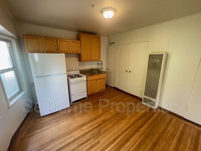 Photo - 518 41st St House