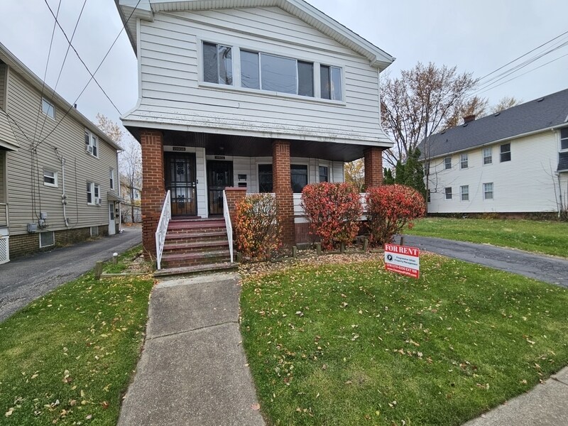 Foto principal - 15906 Corsica Ave