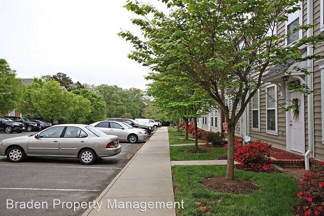 Building Photo - 2 br, 3.5 bath House - 1039 Carrington Place