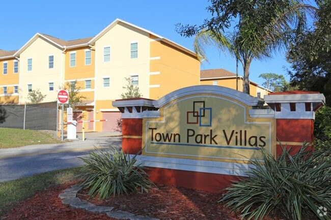 Building Photo - Town Park Villas