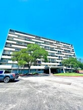 Building Photo - 7039 San Pedro Ave