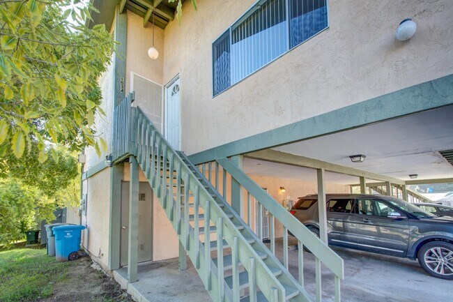 Building Photo - 1530 Valle Vista Ave