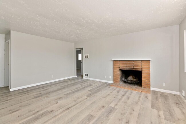 Foto del edificio - Remodeled Home with Views!