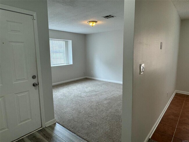 Foto del edificio - 609 Plantation Way