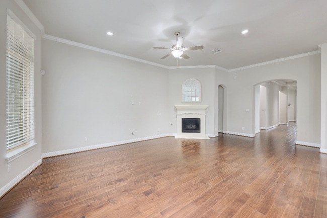 Building Photo - 4304 Valley Oaks Dr