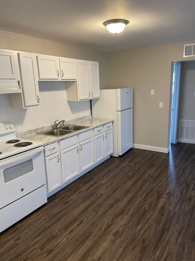 Interior Photo - One Forty Flats