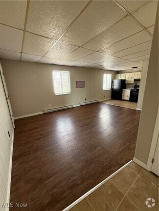 Building Photo - 579 Harding Rd