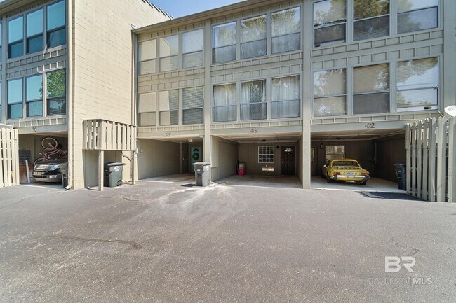 Foto del edificio - 710 S Mobile St