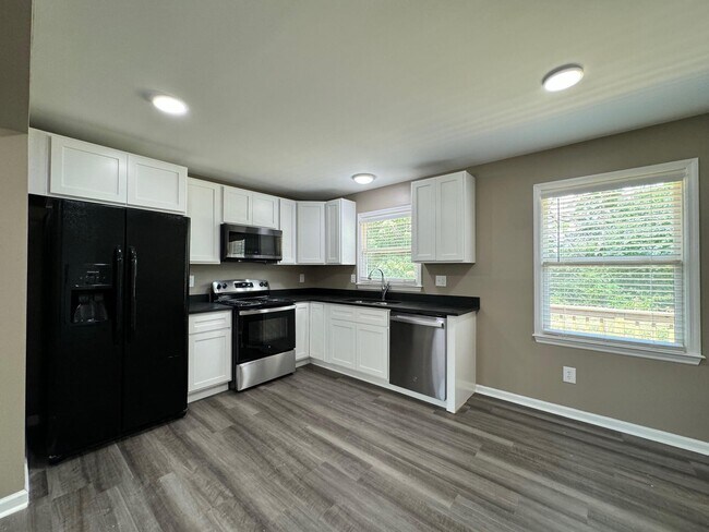 Foto del edificio - 222 Beechwood Dr