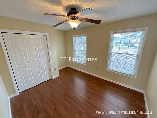 Foto del edificio - 8209 Crimson Creek Dr