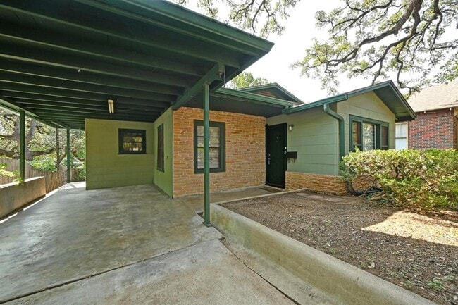 Building Photo - 1507 Travis Heights Blvd