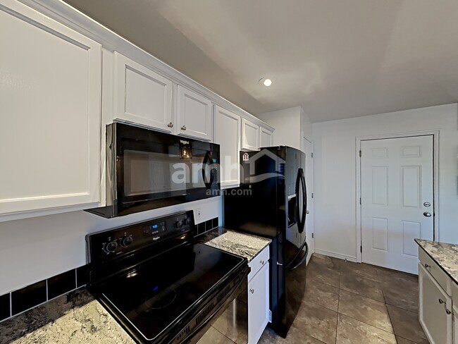 Building Photo - 8607 McGinnis Ln