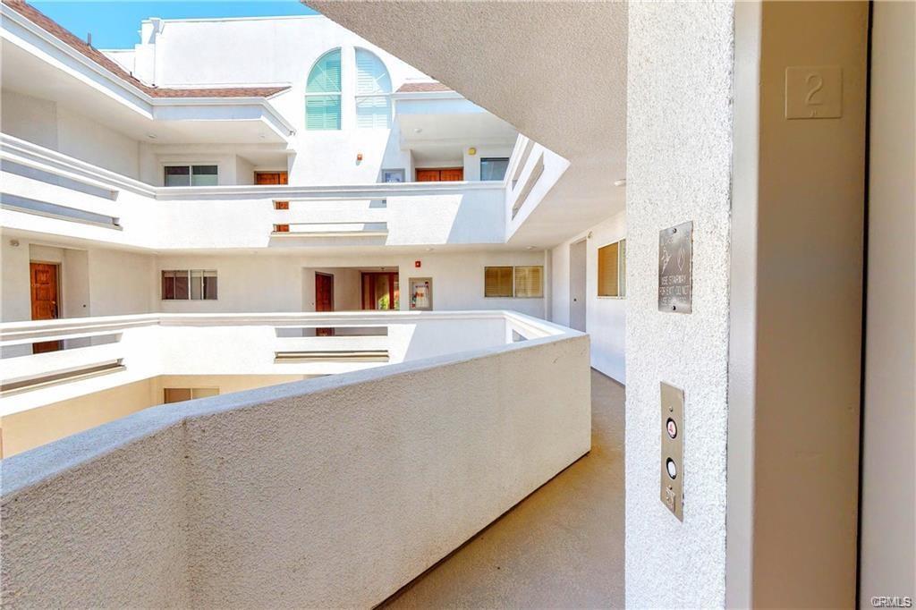 Foto principal - 4415 Saugus Ave