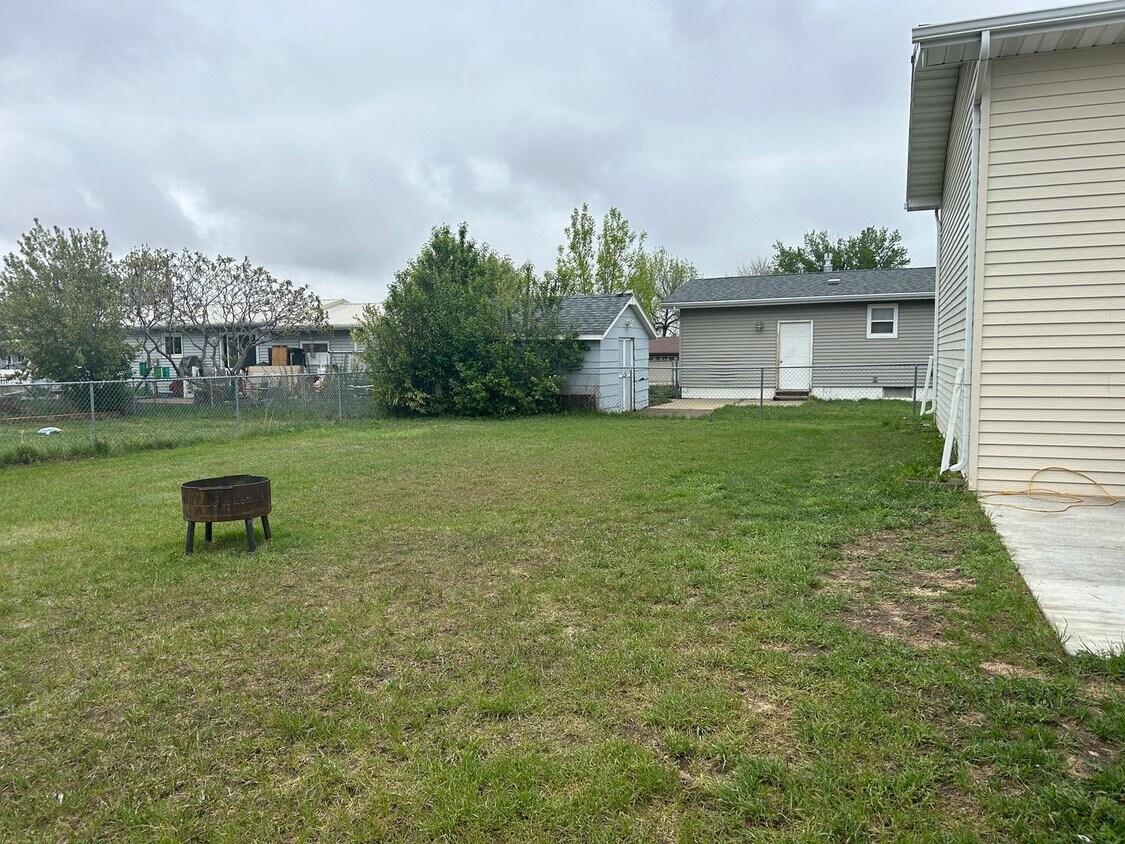Primary Photo - Lovely home in quiet neighborhood