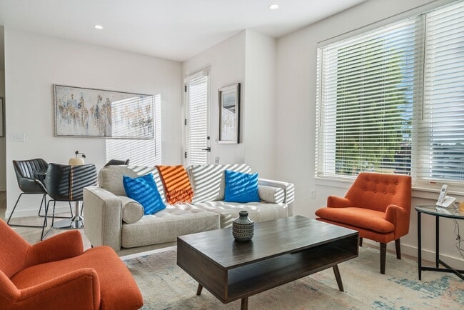 Building Photo - The Lindy