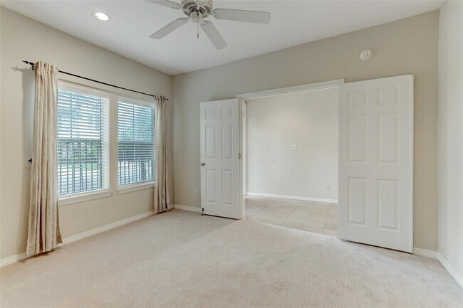 Foto del edificio - 220 Avondale St