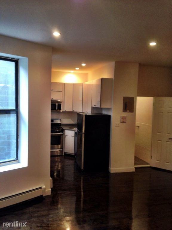Primary Photo - 114 W 111th St