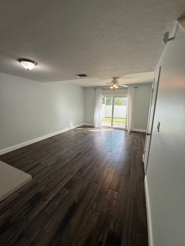 Foto del edificio - 2877 NE 15th St