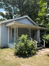 Building Photo - 1019 Hamrick St