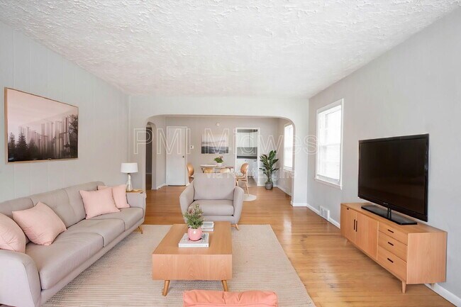 Foto del edificio - 5005 Indianola Ave