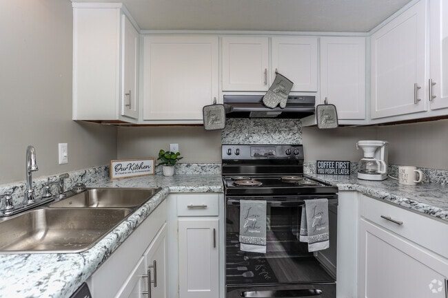 2BR, 1BA - 1,028 SF - Huckleberry Hill Apartments