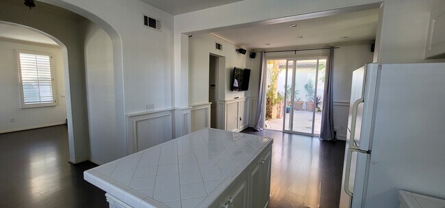 Building Photo - 60 Sorenson