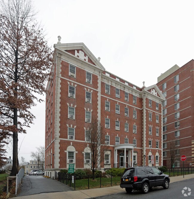 Foto del edificio - Kings Court Apartments