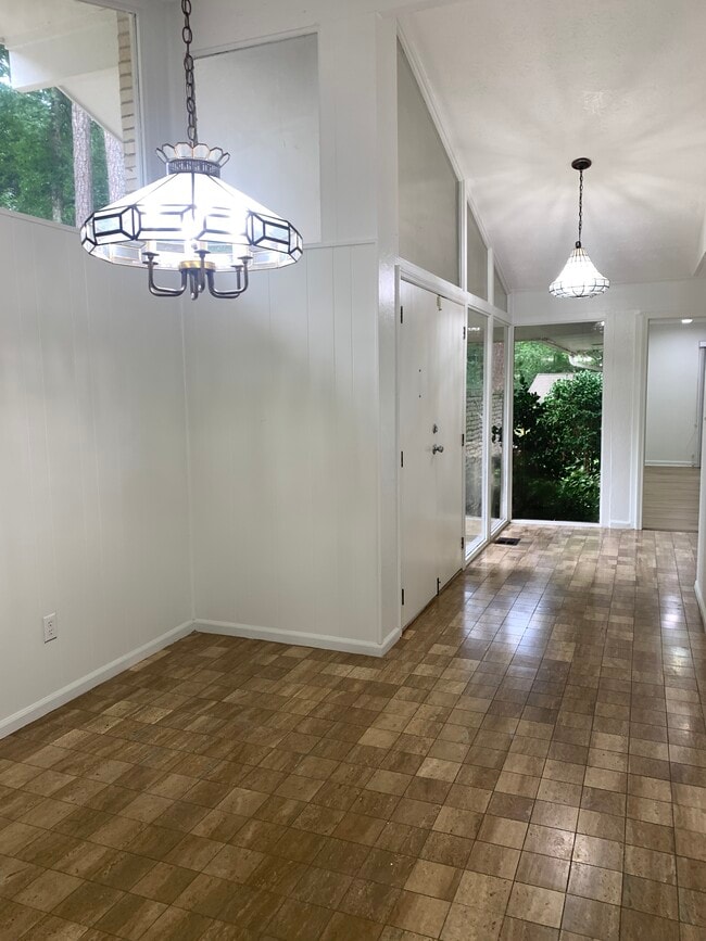 Photo - 1714 S Johnson Ferry Rd NE House