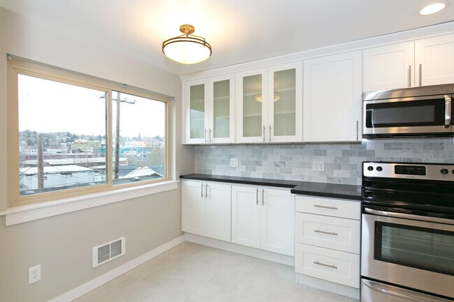 Building Photo - 116 Florentia St
