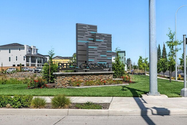 Foto del edificio - *BRAND NEW* Beautiful 3 BD* 2.5 BA* Single...