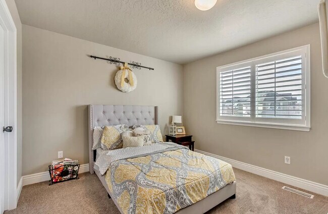 Building Photo - 9178 Mount Airey Dr