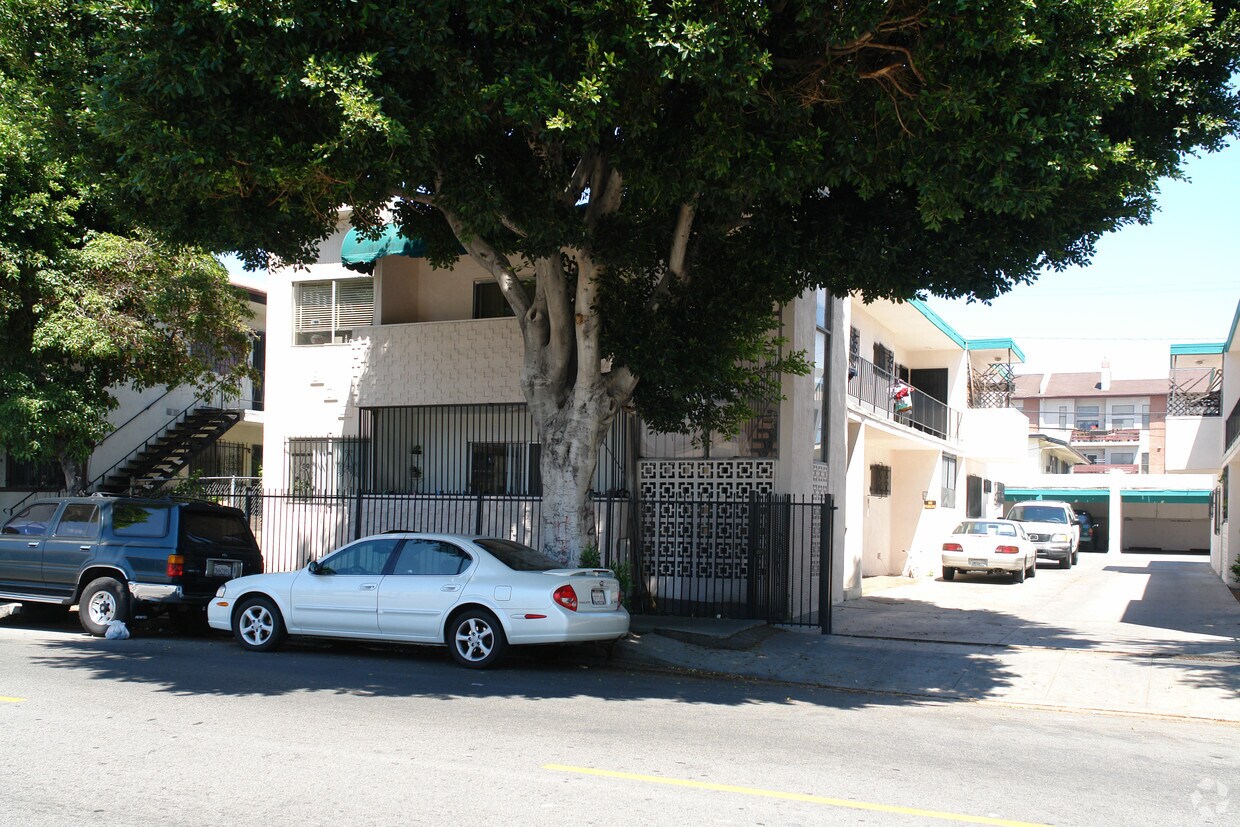Building Photo - 972 S Harvard Blvd