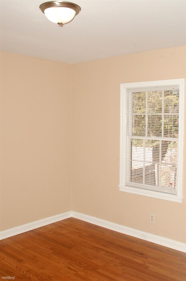 Foto del edificio - 2 br, 1 bath House - 1881 Broad Avenue