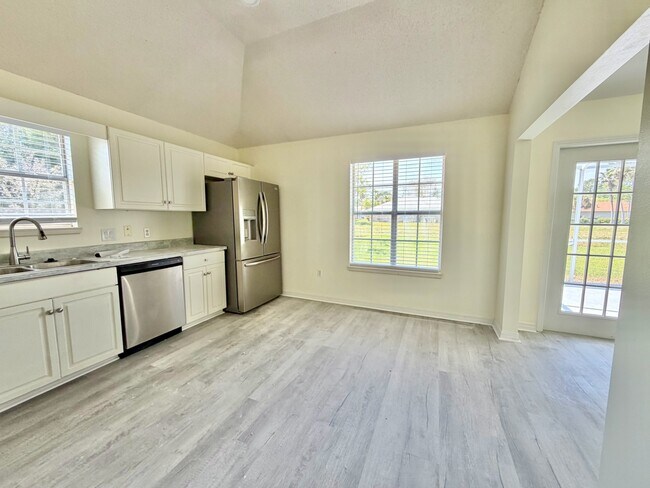 Foto del edificio - 437 S Shore Dr