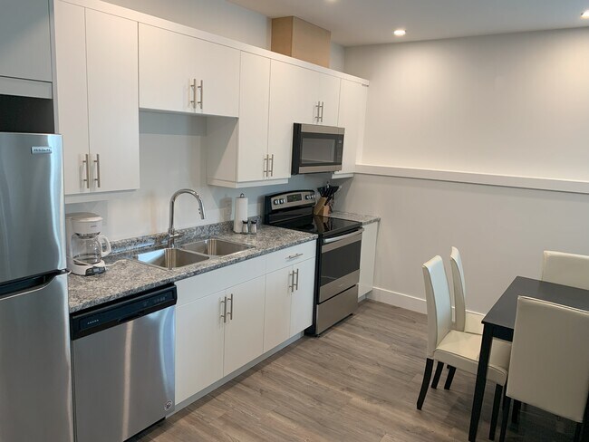 Photo du bâtiment - 8003 83 Ave