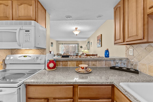 Building Photo - 2625 FL-590