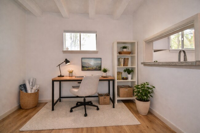 Foto del edificio - 410 Bishops Lodge Rd