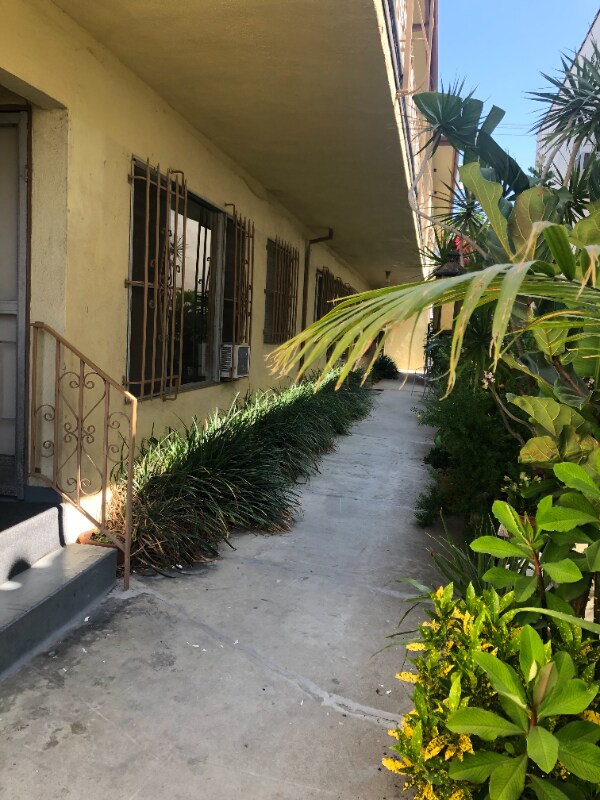 Building Photo - 8367 Blackburn Ave