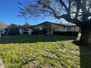 Building Photo - 2623 Avenida Simi