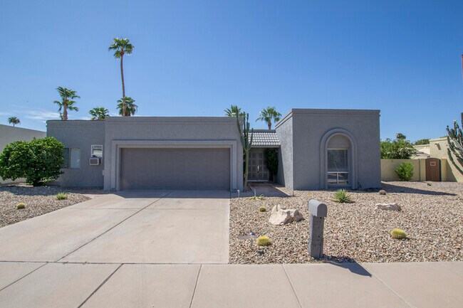 Building Photo - 7751 E Buena Terra Way