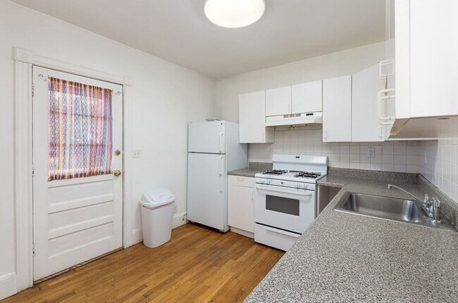 Foto del edificio - 40 Montfern Ave