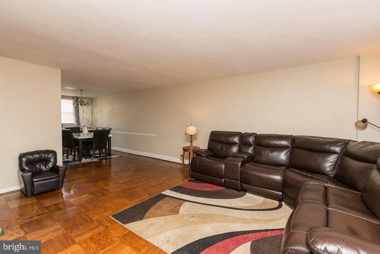 Primary Photo - 7540 Woodcrest Ave