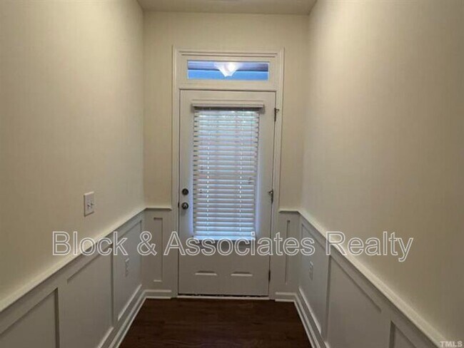 Foto del edificio - 1156 Lookout Ridge Rd
