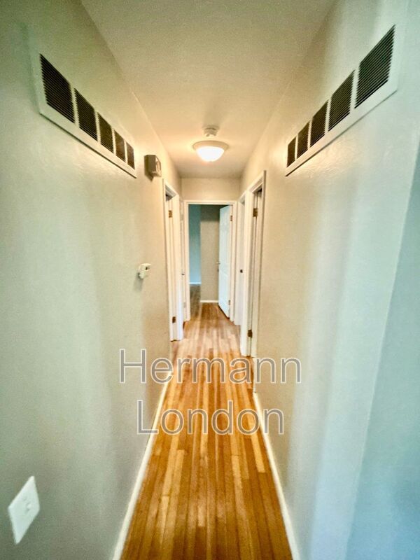 Foto del edificio - 1165 Lees Ln