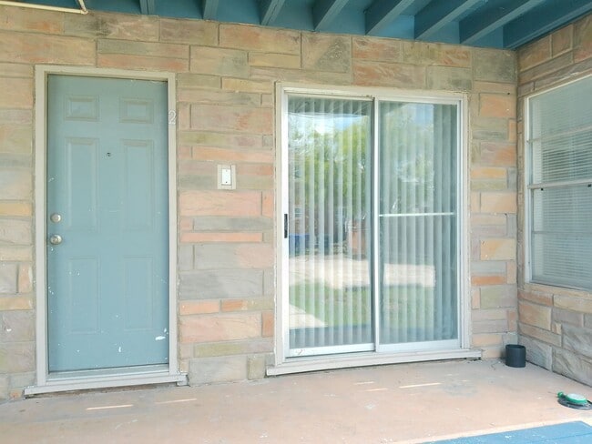 Foto del edificio - 829 Indiana Ave