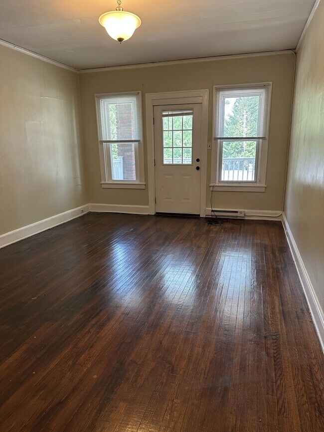 Foto del edificio - Great Studio Apartment in Downtown Mooresville!