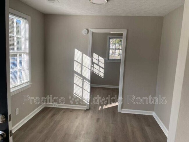 Foto del edificio - 2338 Banks Ave