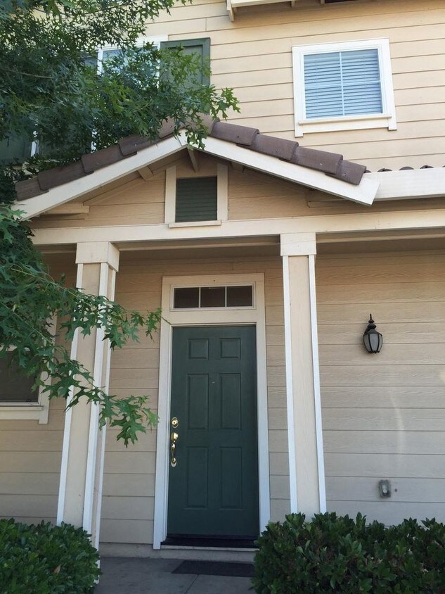 Foto principal - 1733 Moss Garden Ave