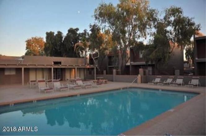 Building Photo - 2808 E Marconi Ave